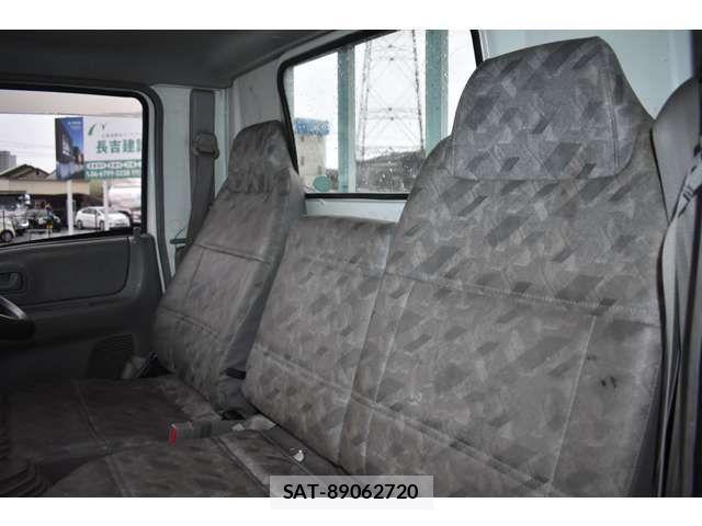 Mazda TITAN DASH 2006-02 2317508-2