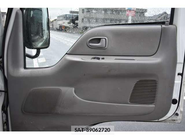 Mazda TITAN DASH 2006-02 2317508-8