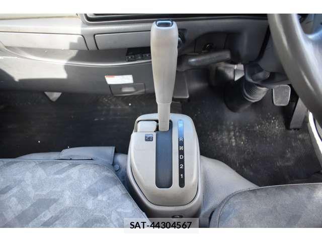 Mazda TITAN DASH 2004-09 2317506-1