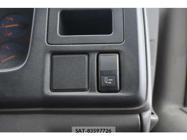 Mazda TITAN DASH 2004-07 4758781-13