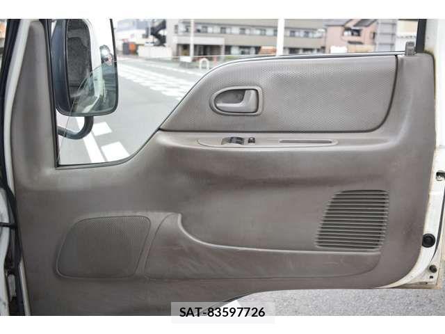 Mazda TITAN DASH 2004-07 4758781-8