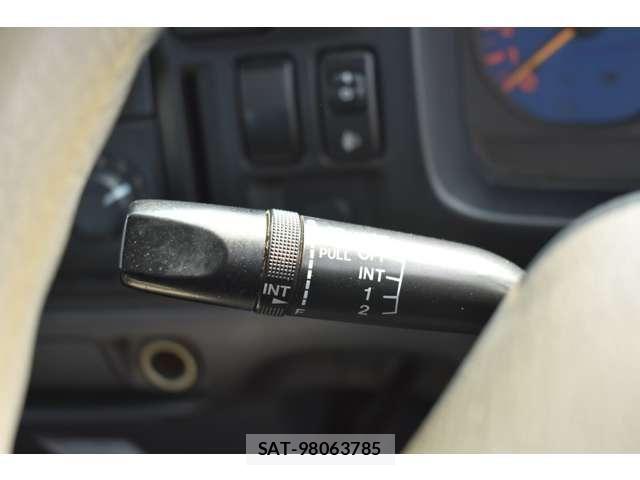 Mazda TITAN DASH 2009-12 5881069-15