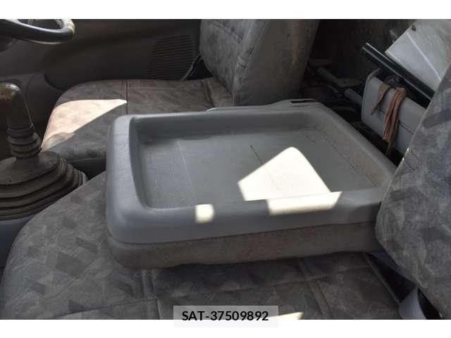 Mazda TITAN DASH 2009-02 6248015-13