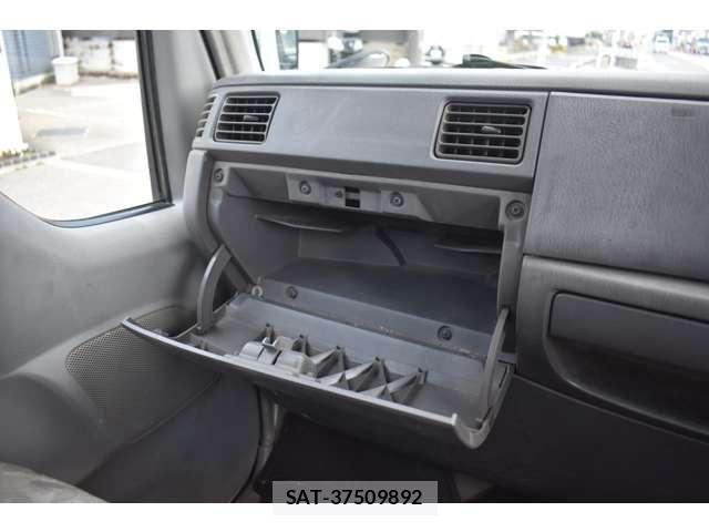 Mazda TITAN DASH 2009-02 6248015-20