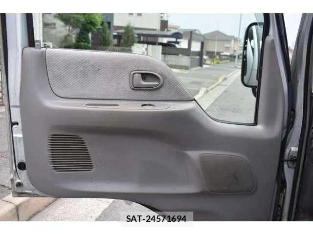 Mazda TITAN DASH 2004-03 6817641-9
