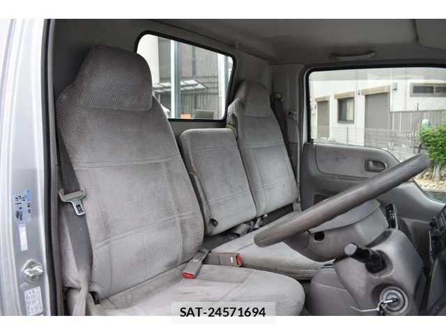 Mazda TITAN DASH 2004-03 6817641-11