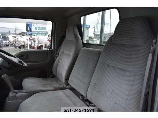 Mazda TITAN DASH 2004-03 6817641-12