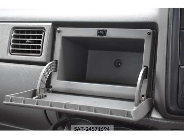 Mazda TITAN DASH 2004-03 6817641-19