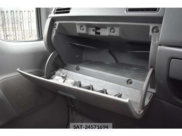 Mazda TITAN DASH 2004-03 6817641-21