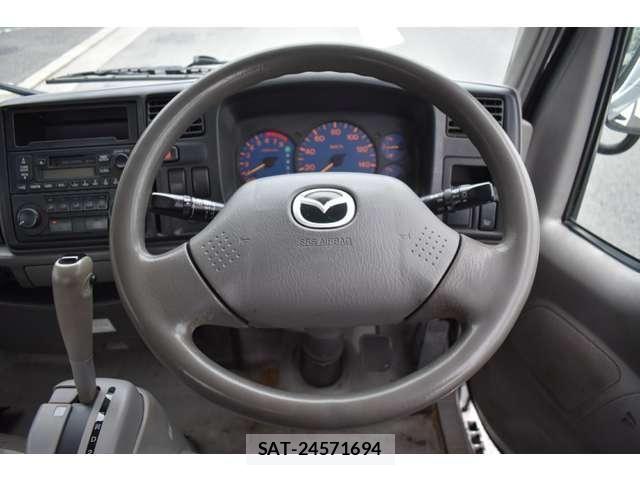 Mazda TITAN DASH 2004-03 6817641-3