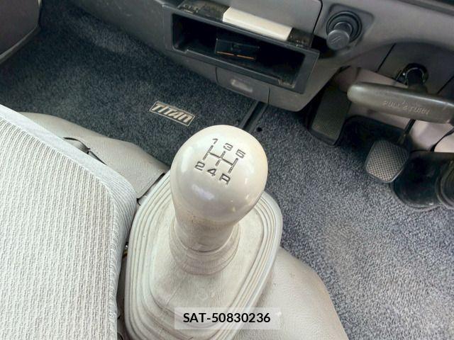 Mazda TITAN DASH 2005-01 7620825-19
