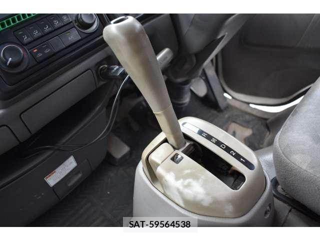 Mazda TITAN DASH 2007-04 7729880-2