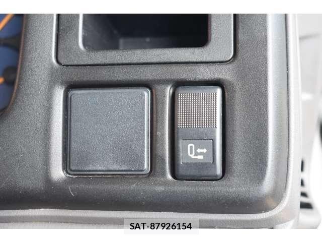 Mazda TITAN DASH 2009-05 8210687-14