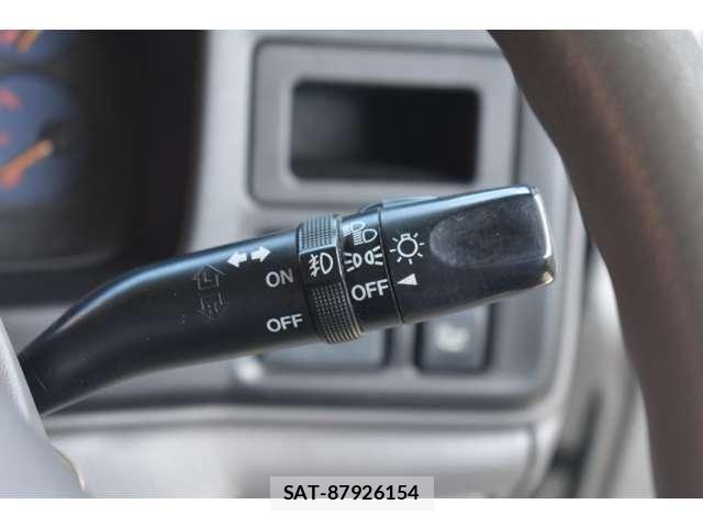 Mazda TITAN DASH 2009-05 8210687-15