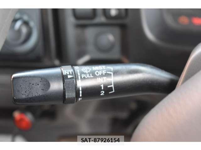 Mazda TITAN DASH 2009-05 8210687-16