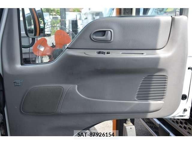 Mazda TITAN DASH 2009-05 8210687-7