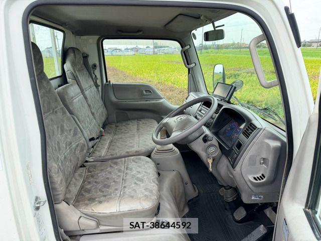 Mazda TITAN DASH 2006-02 8872278-17