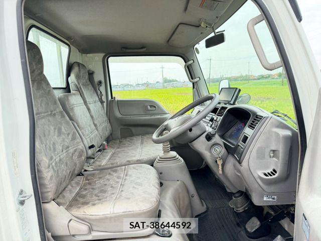 Mazda TITAN DASH 2006-02 8872278-8