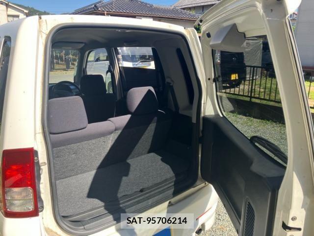 Mitsubishi TOPPO BJ 2002-03 7226172-8