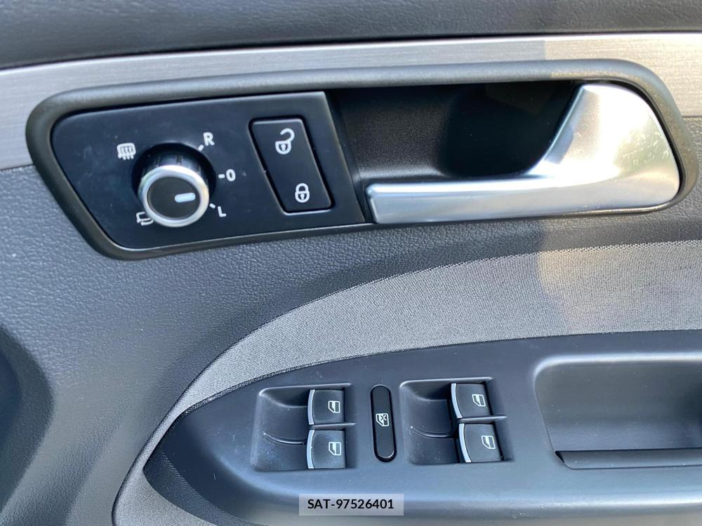 VolksWagen TOURAN 2014-01 1133022-25