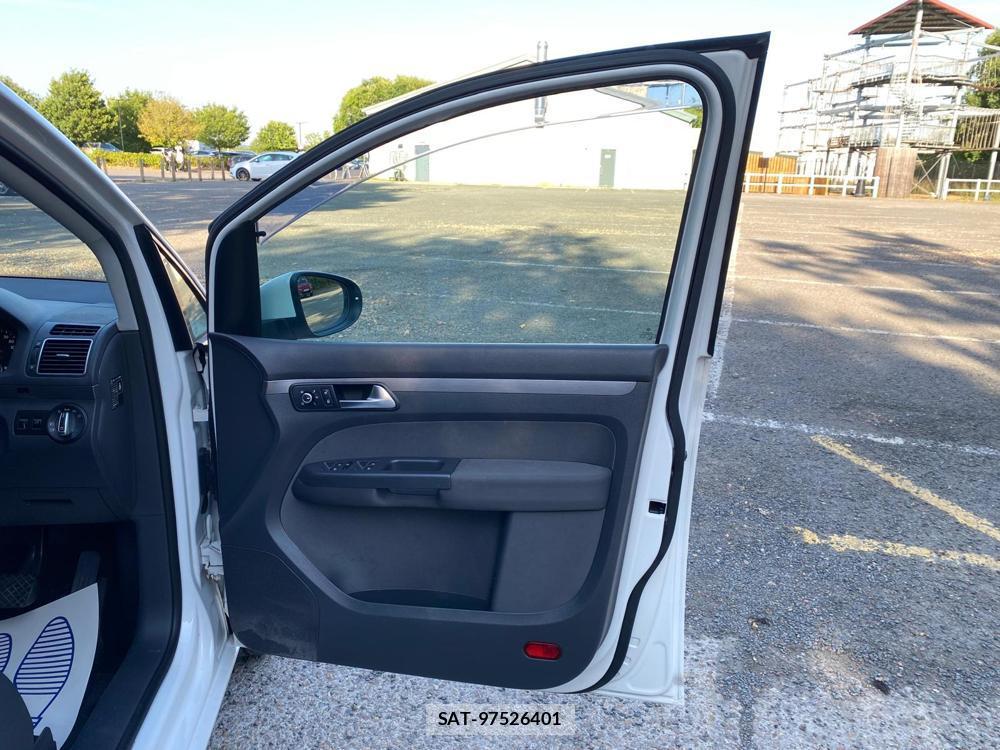 VolksWagen TOURAN 2014-01 1133022-27