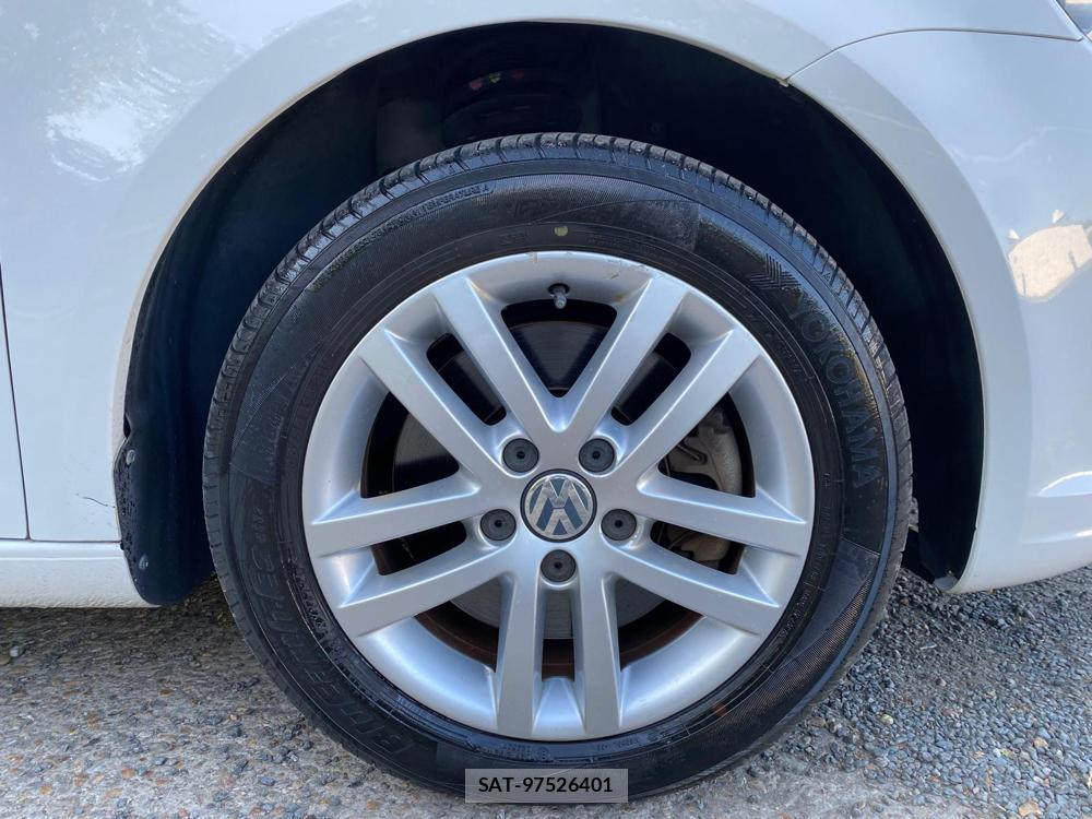 VolksWagen TOURAN 2014-01 1133022-39