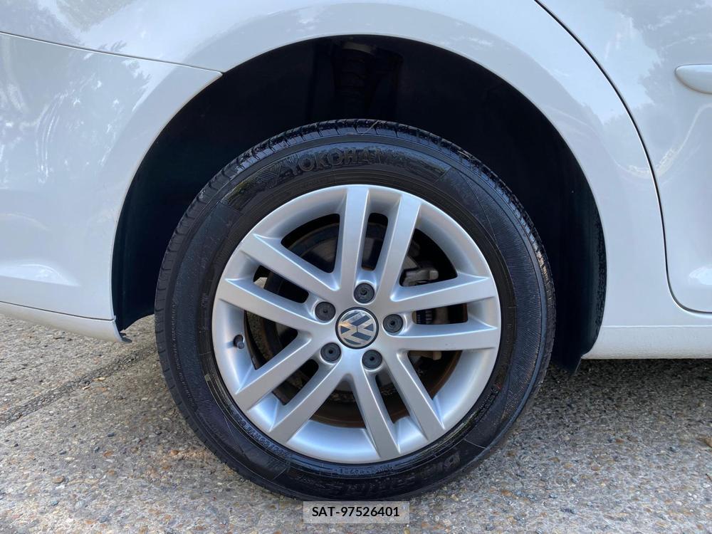 VolksWagen TOURAN 2014-01 1133022-40