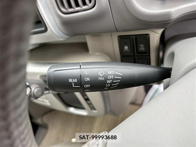 Mitsubishi TOWN BOX 2025-03 1829719-24