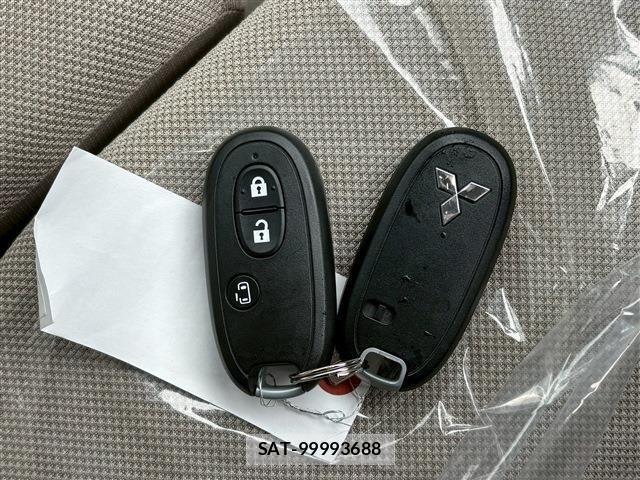 Mitsubishi TOWN BOX 2025-03 1829719-28
