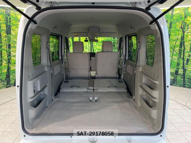 Mitsubishi TOWN BOX 2016-04 6817643-9