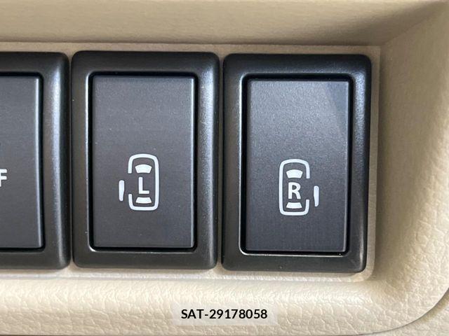 Mitsubishi TOWN BOX 2016-04 6817643-3