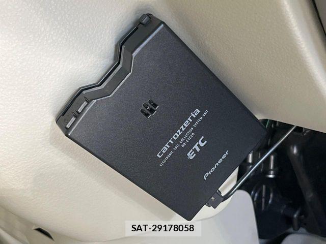 Mitsubishi TOWN BOX 2016-04 6817643-5