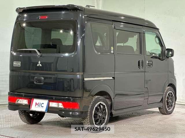 Mitsubishi TOWN BOX 2021-02 6914561-4