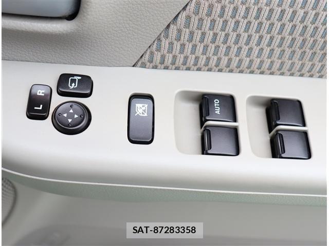 Mitsubishi TOWN BOX 2016-07 8317677-18