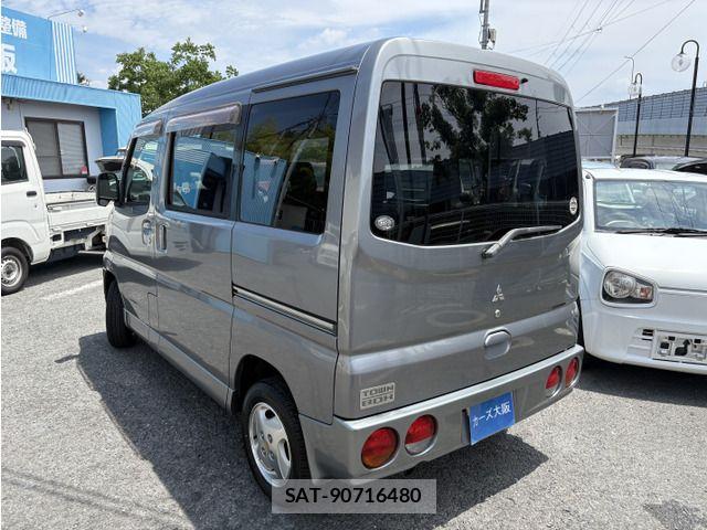 Mitsubishi TOWN BOX 2011-03 8415485-2