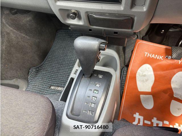 Mitsubishi TOWN BOX 2011-03 8415485-7