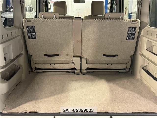Mitsubishi TOWN BOX 2016-01 8832095-13