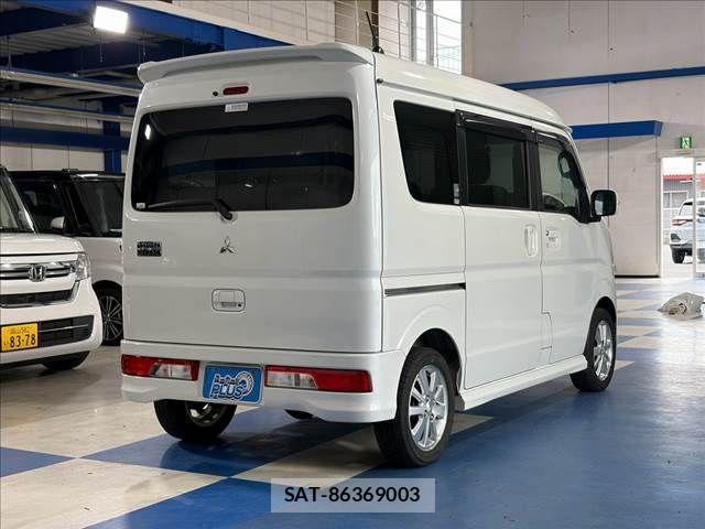 Mitsubishi TOWN BOX 2016-01 8832095-18