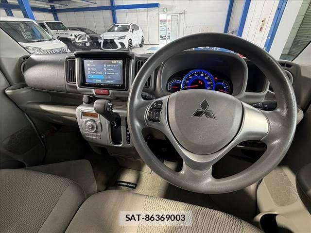 Mitsubishi TOWN BOX 2016-01 8832095-1