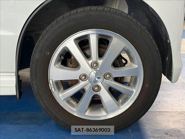 Mitsubishi TOWN BOX 2016-01 8832095-23