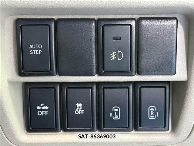 Mitsubishi TOWN BOX 2016-01 8832095-3