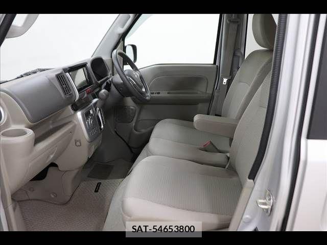Mitsubishi TOWN BOX 2020-01 8882633-11