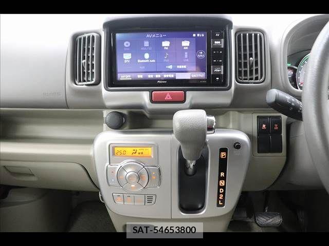 Mitsubishi TOWN BOX 2020-01 8882633-1