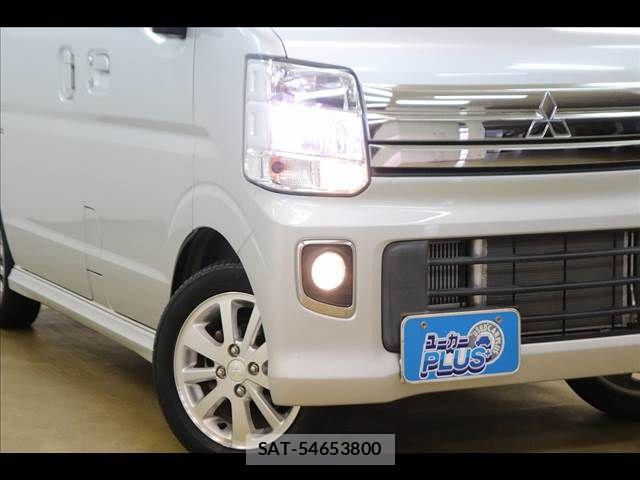 Mitsubishi TOWN BOX 2020-01 8882633-22