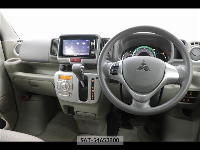 Mitsubishi TOWN BOX 2020-01 8882633-28