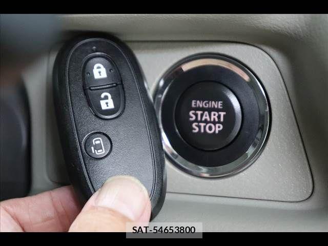 Mitsubishi TOWN BOX 2020-01 8882633-3
