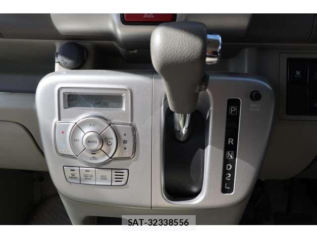 Mitsubishi TOWN BOX 2019-05 1325320-8
