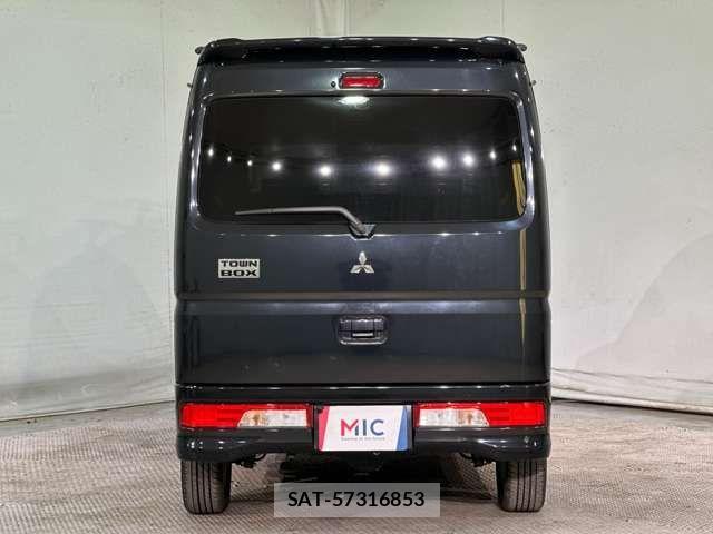 Mitsubishi TOWN BOX 2018-03 2679174-5