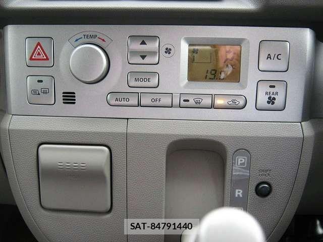 Mitsubishi TOWN BOX 2015-10 6678493-6