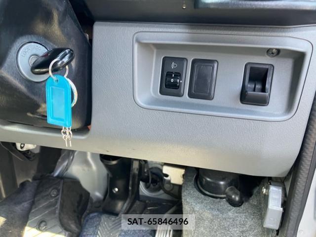 Mitsubishi TOWN BOX 2011-05 7620827-16